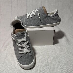 Falls Creek Gray Sneakers with White Accents